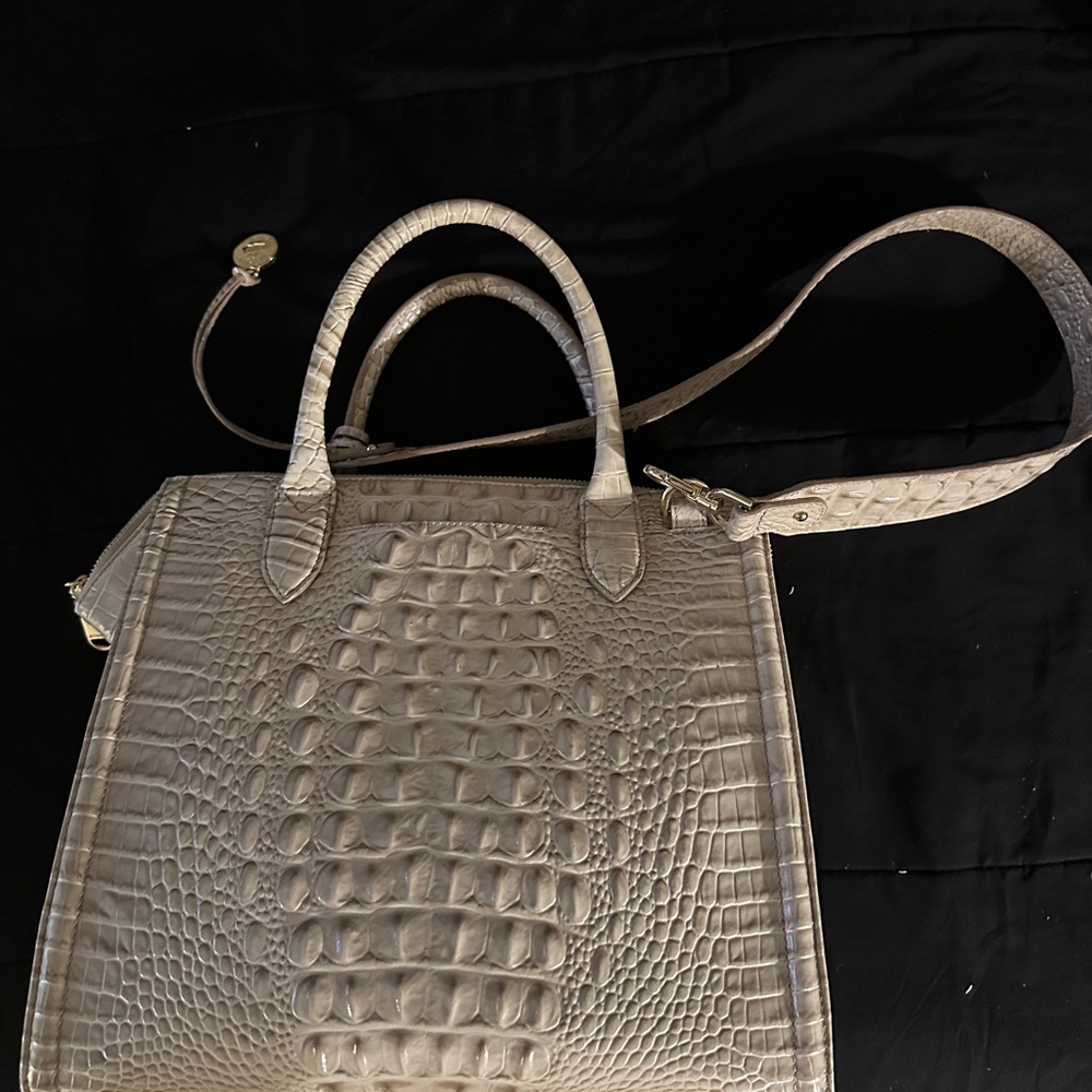 Elegant Cream Crocodile-Embossed Tote Bag